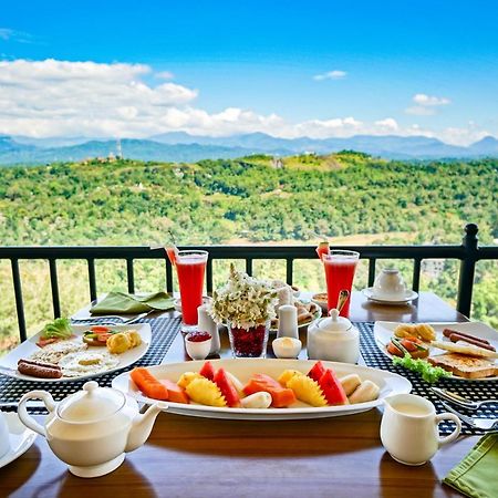 Romance Hills Hotel แคนดี้ ภายนอก รูปภาพ