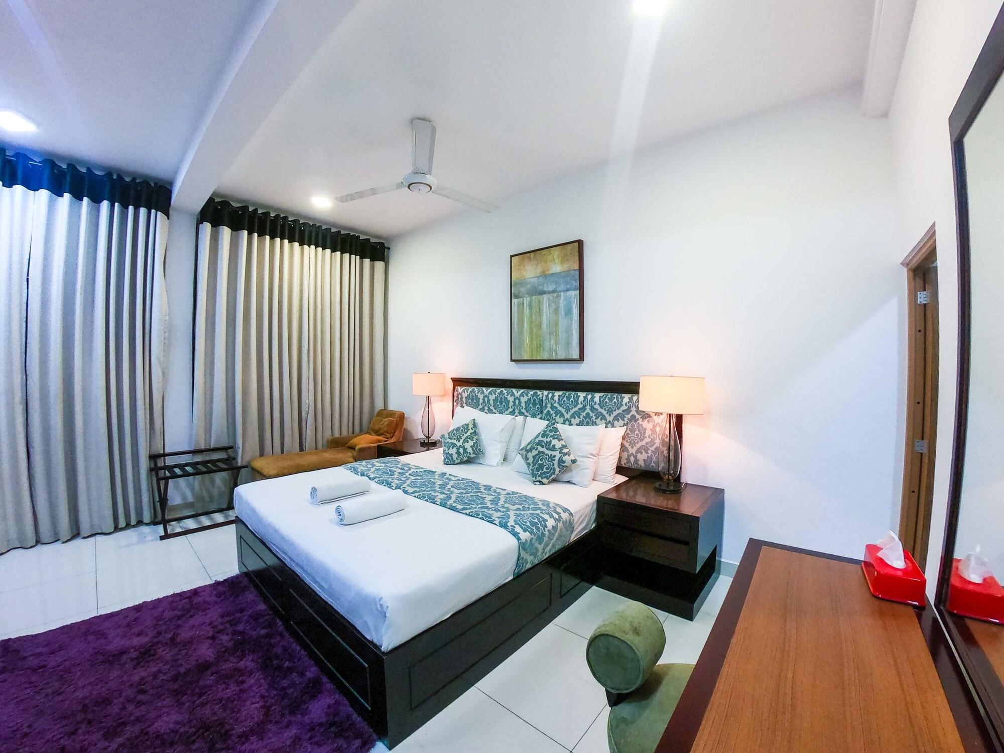 Romance Hills Hotel แคนดี้ ภายนอก รูปภาพ