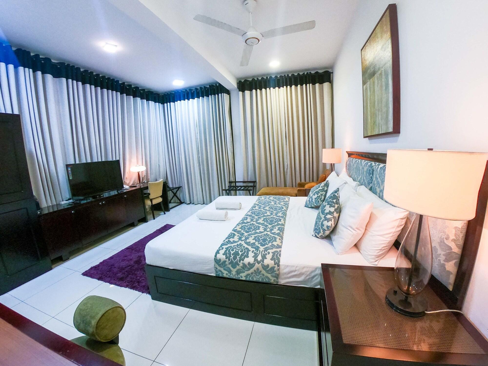 Romance Hills Hotel แคนดี้ ภายนอก รูปภาพ