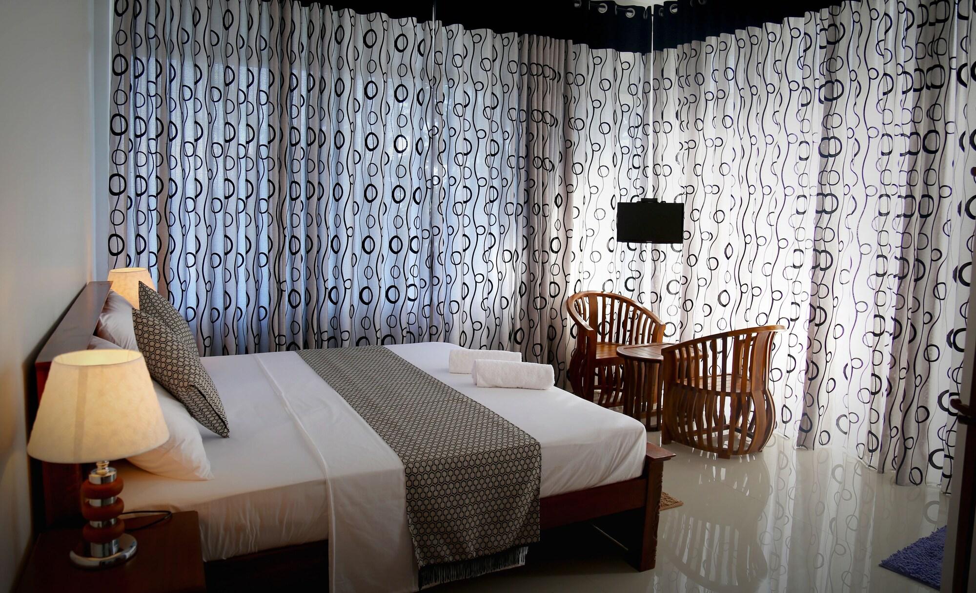 Romance Hills Hotel แคนดี้ ภายนอก รูปภาพ