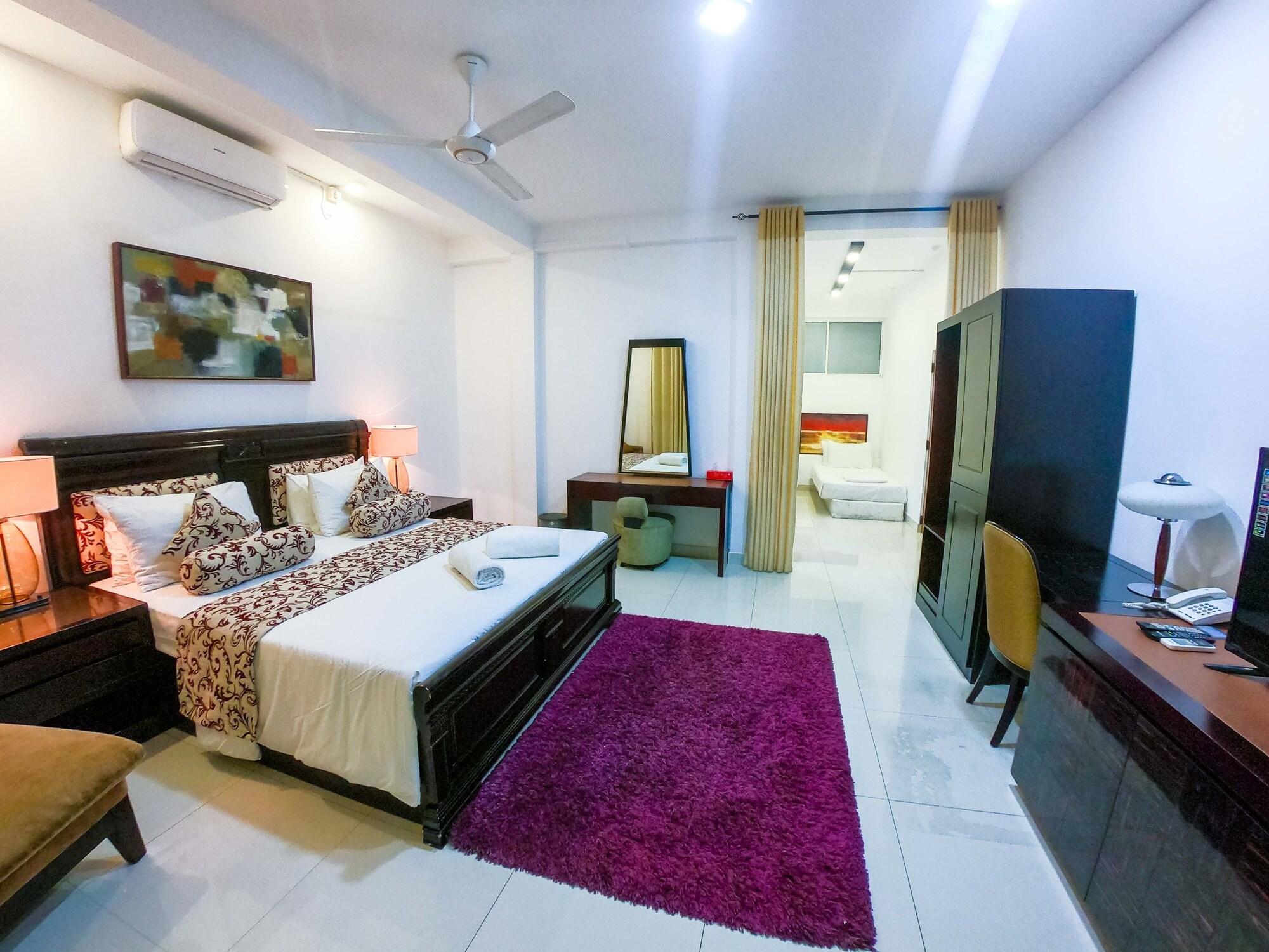 Romance Hills Hotel แคนดี้ ภายนอก รูปภาพ