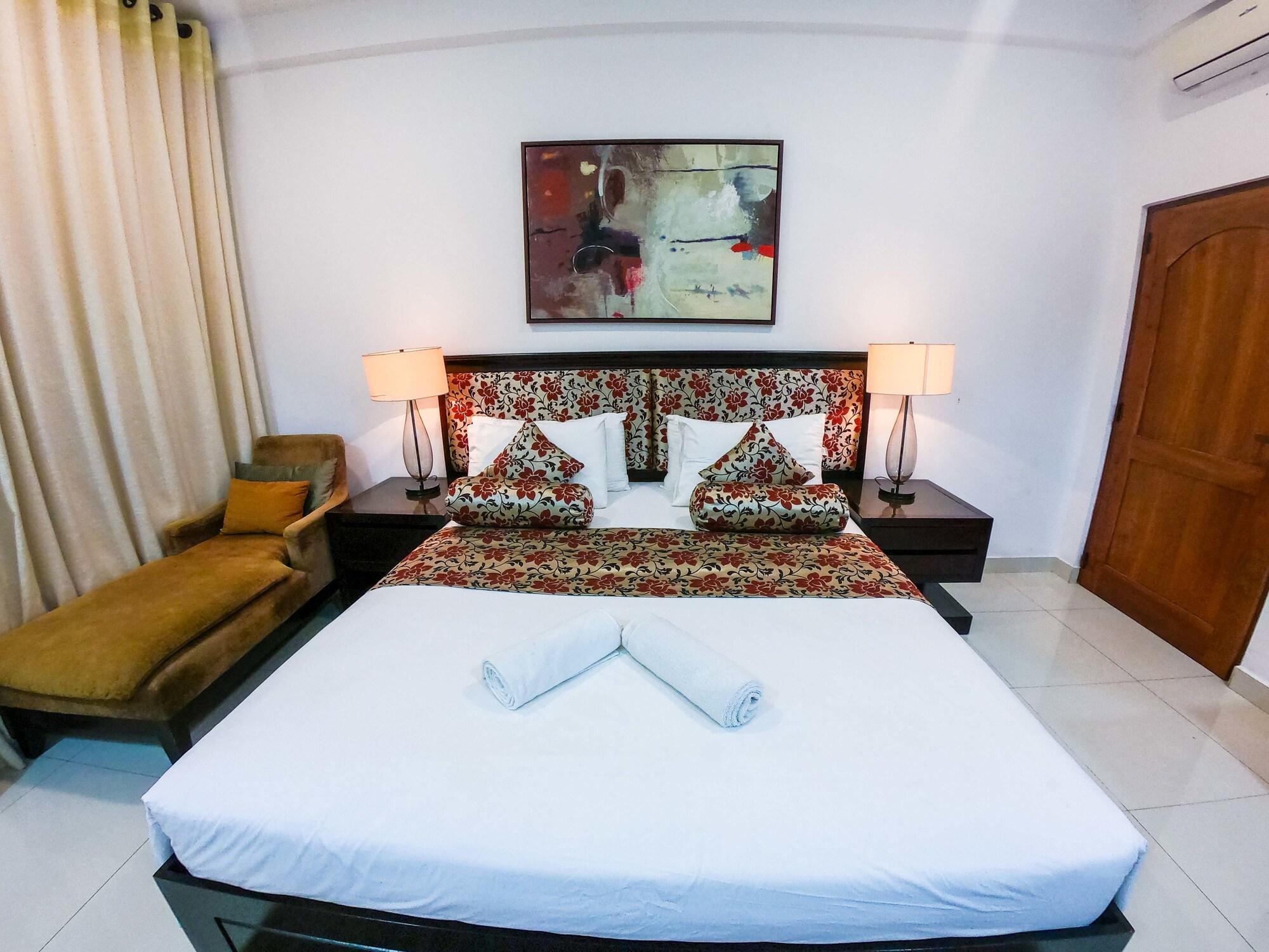 Romance Hills Hotel แคนดี้ ภายนอก รูปภาพ