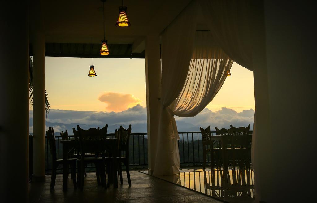 Romance Hills Hotel แคนดี้ ภายนอก รูปภาพ