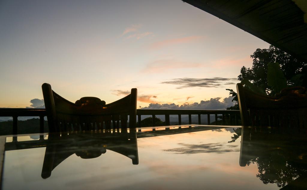 Romance Hills Hotel แคนดี้ ภายนอก รูปภาพ