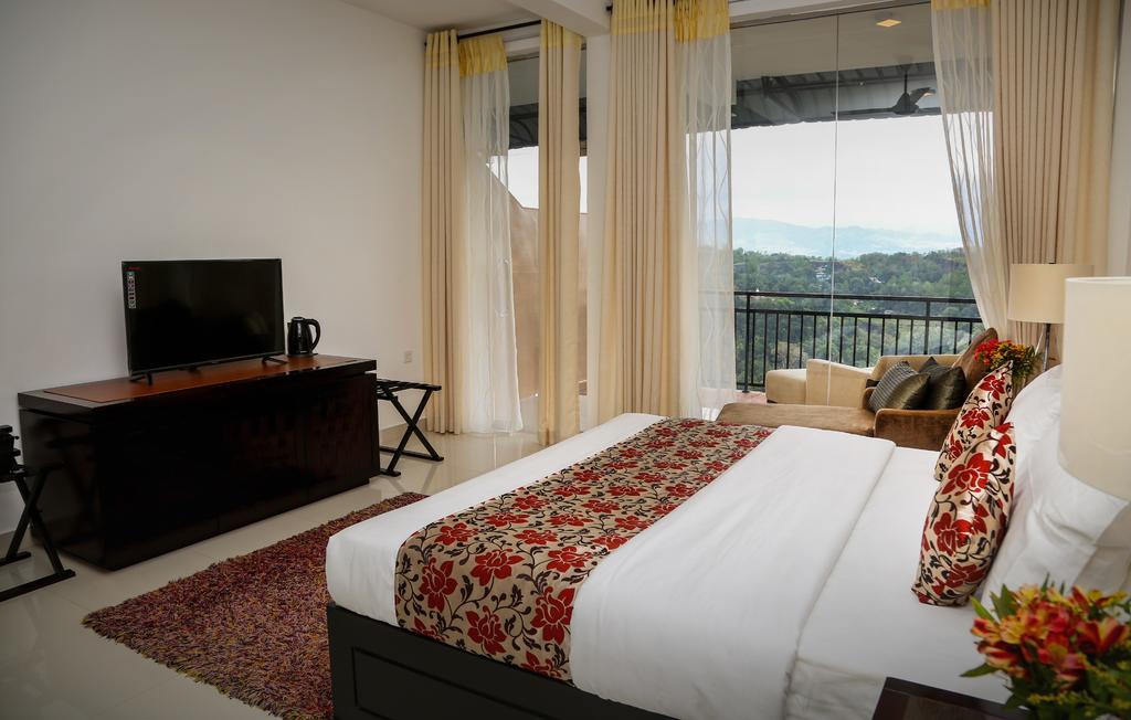 Romance Hills Hotel แคนดี้ ภายนอก รูปภาพ