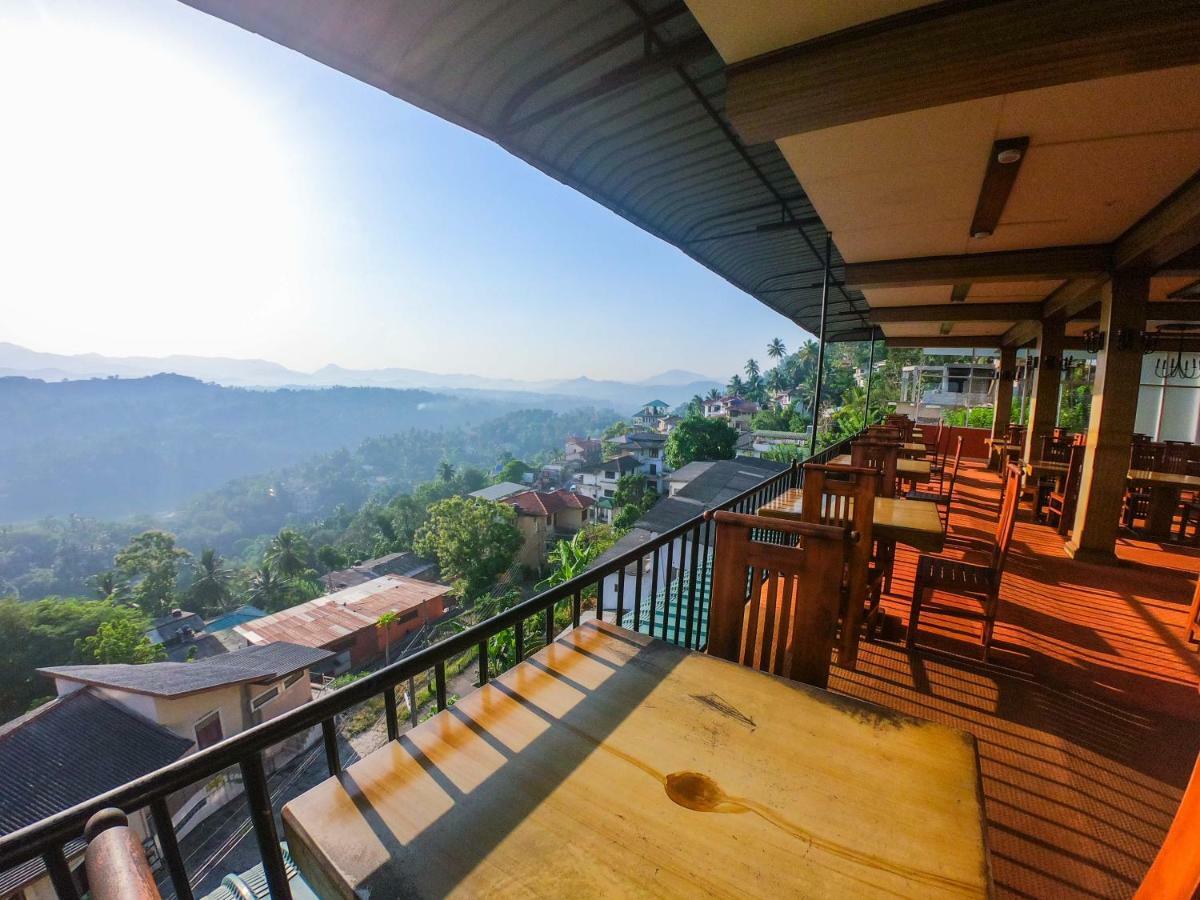 Romance Hills Hotel แคนดี้ ภายนอก รูปภาพ